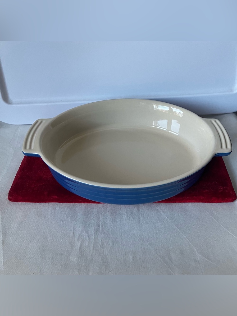 Le Creuset  Blue Ceramic Stoneware Oval Handled Open Casserole Baking Dish NEW.